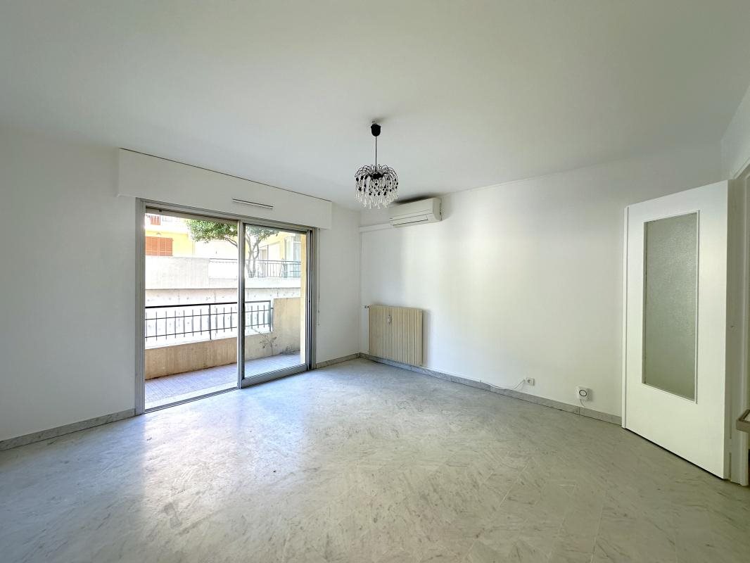 Appartement à louer, 63m², Menton