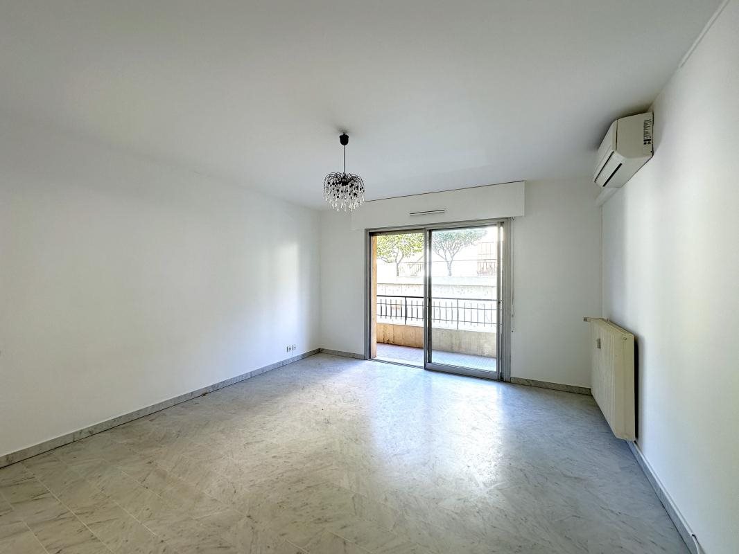 Appartement à louer, 63m², Menton