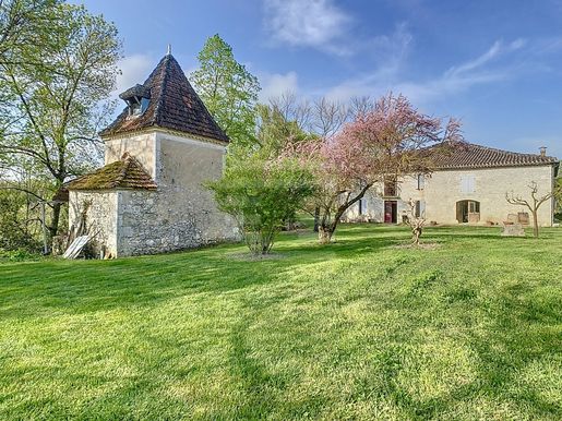 Maison 14 pièces 400 m² · à Saint-Clar · 400 m² · 495 000 €