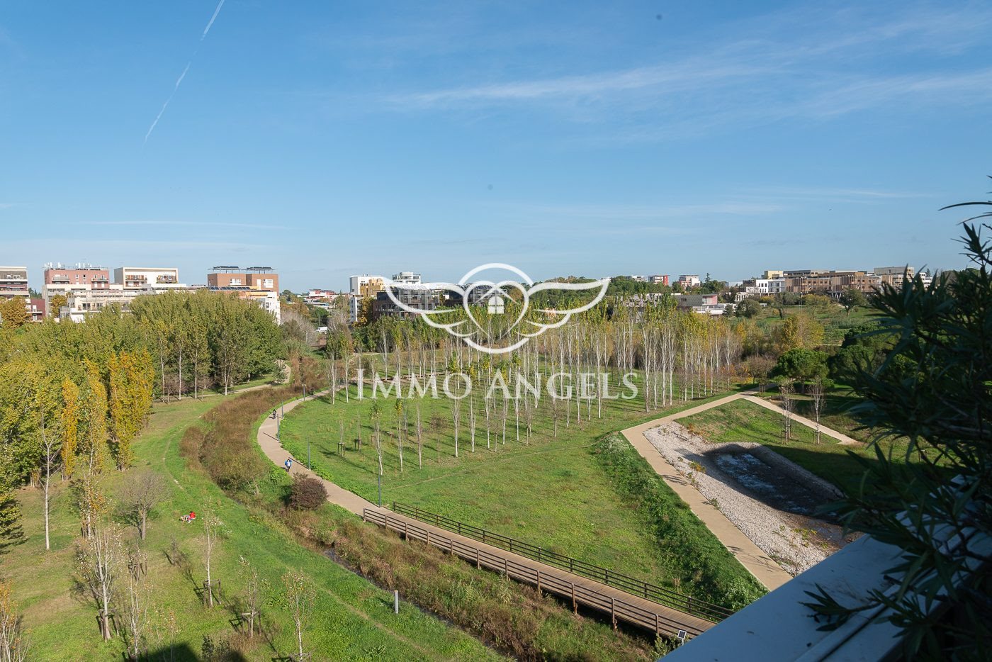 Parc Charpak T4 125 M2 in Attic - Vue 2