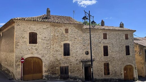 Maison 7 pièces 180 m² · à Laudun-l'Ardoise · 180 m² · 127 500 €