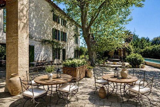 Maison 10 pièces 377 m² · à Saint-Rémy-de-Provence · 377 m² · 1 070 000 €