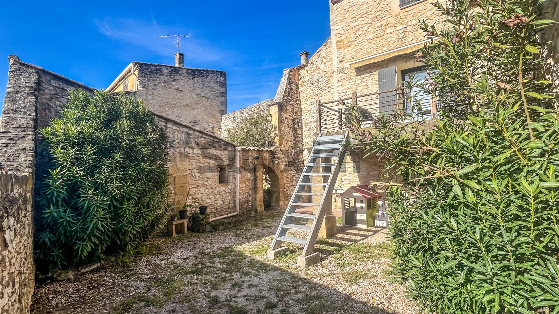 Maison à vendre, 92m², Pouzilhac