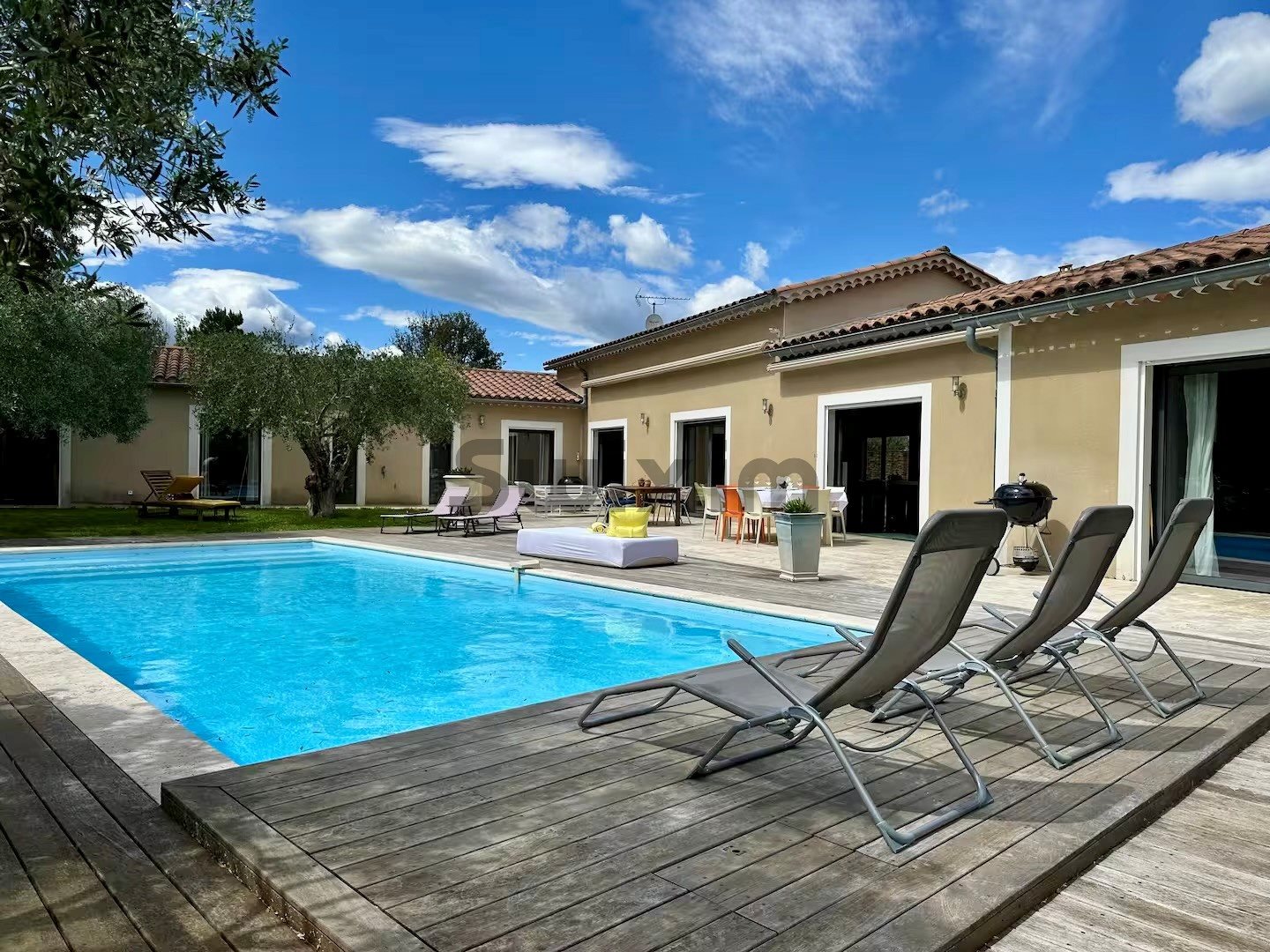 Maison à louer, 243m², Vézénobres