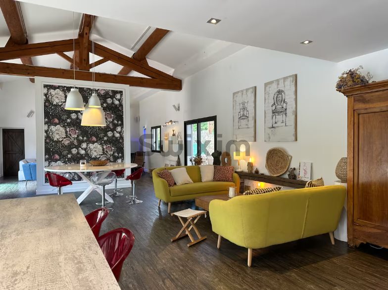 Maison à louer, 243m², Vézénobres