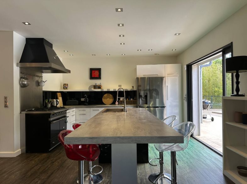 Maison à louer, 243m², Vézénobres