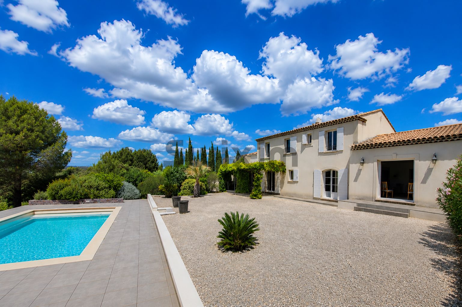 Maison à vendre, 196m², Saint-Siffret