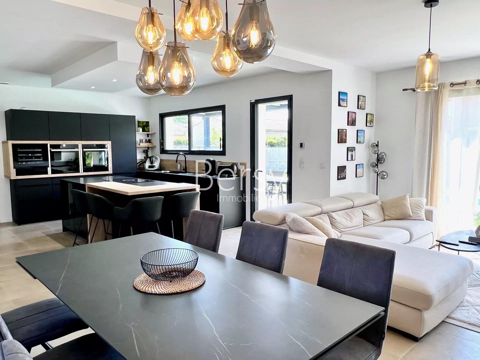 Maison à vendre, 120m², Pernes-les-Fontaines