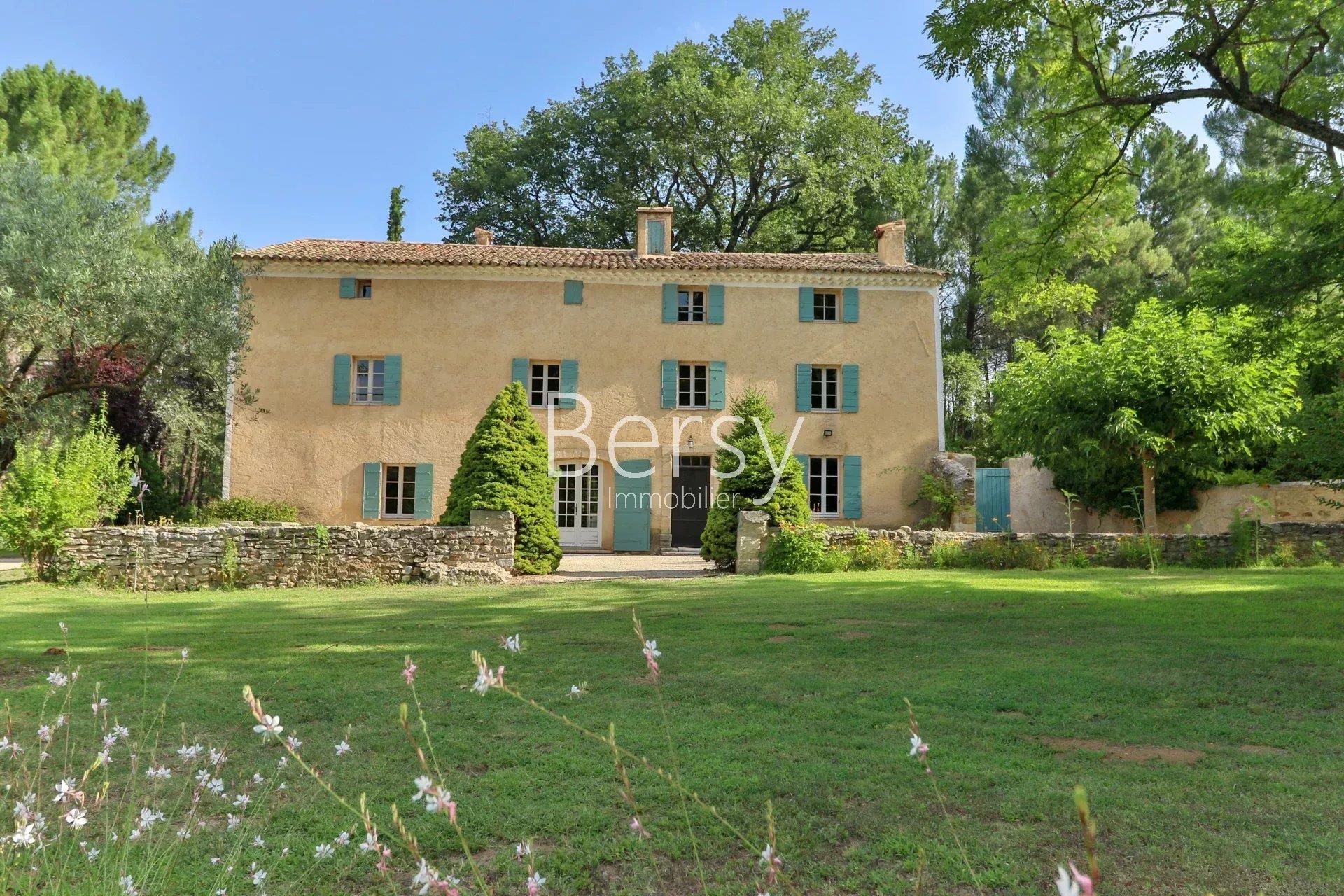 Maison à vendre, 382m², Mormoiron