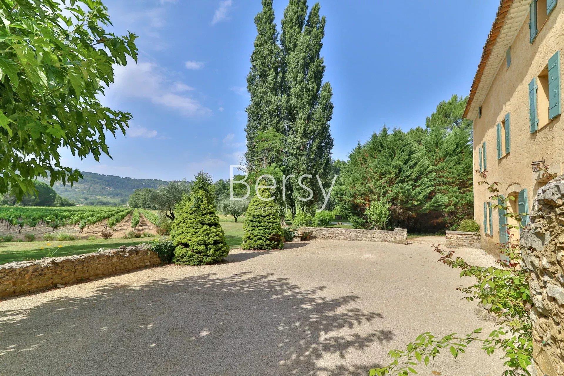 Maison à vendre, 382m², Mormoiron