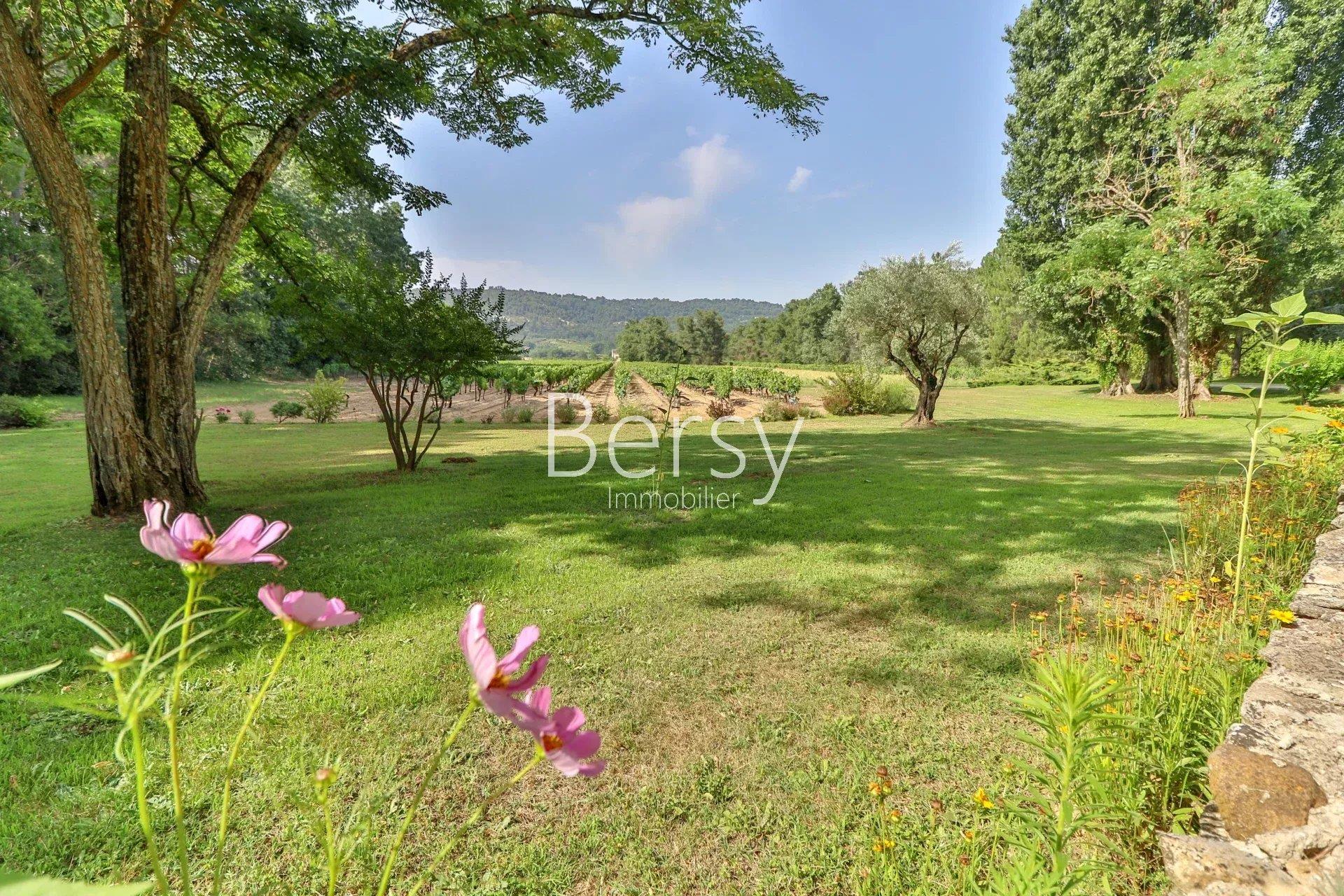 Maison à vendre, 382m², Mormoiron