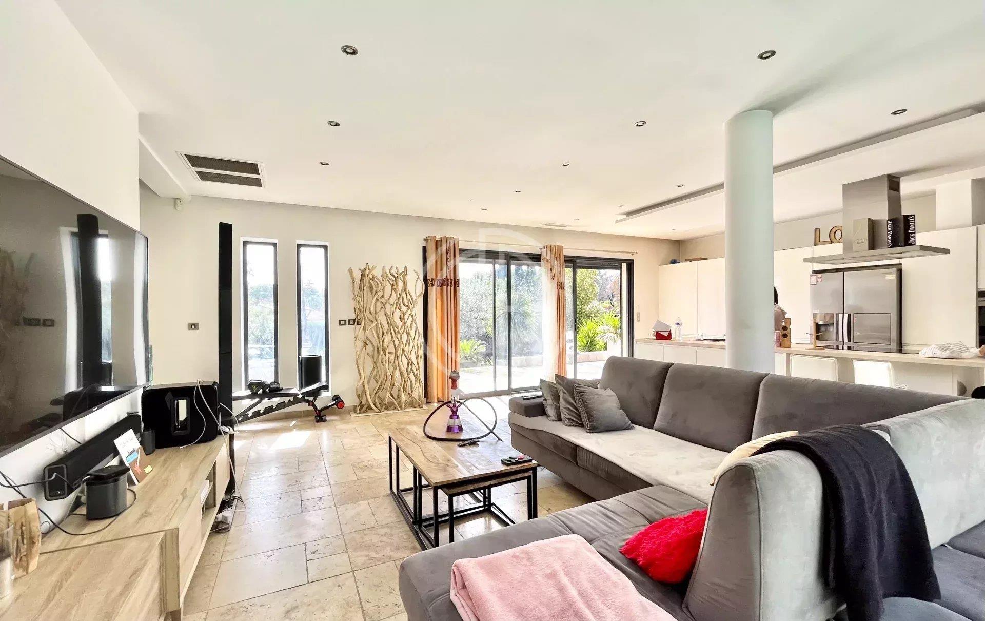 Maison à vendre, 200m², Mougins