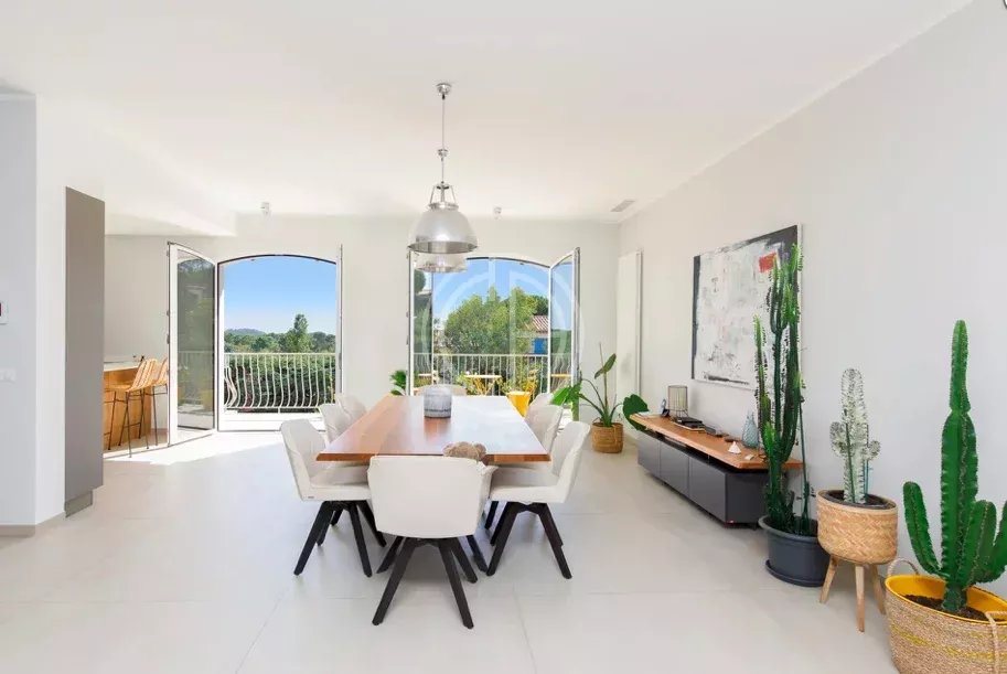 Maison à vendre, 300m², La Roquette-sur-Siagne