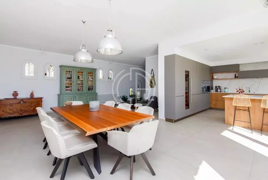 Maison à vendre, 300m², La Roquette-sur-Siagne