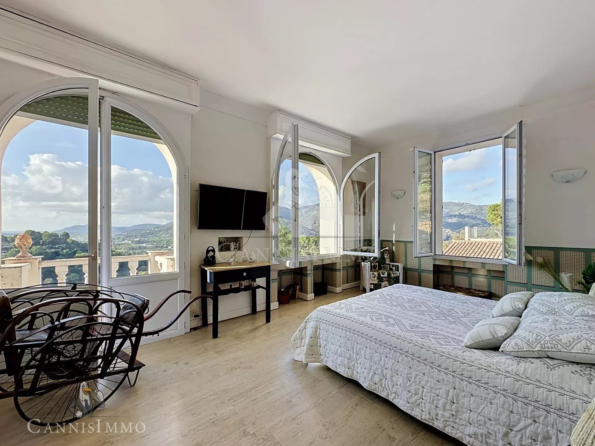 Maison à vendre, 184m², La Roquette-sur-Siagne