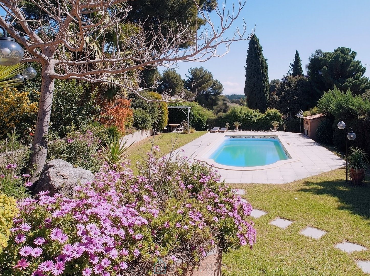 Maison à vendre, 211m², Saint-Mitre-les-Remparts