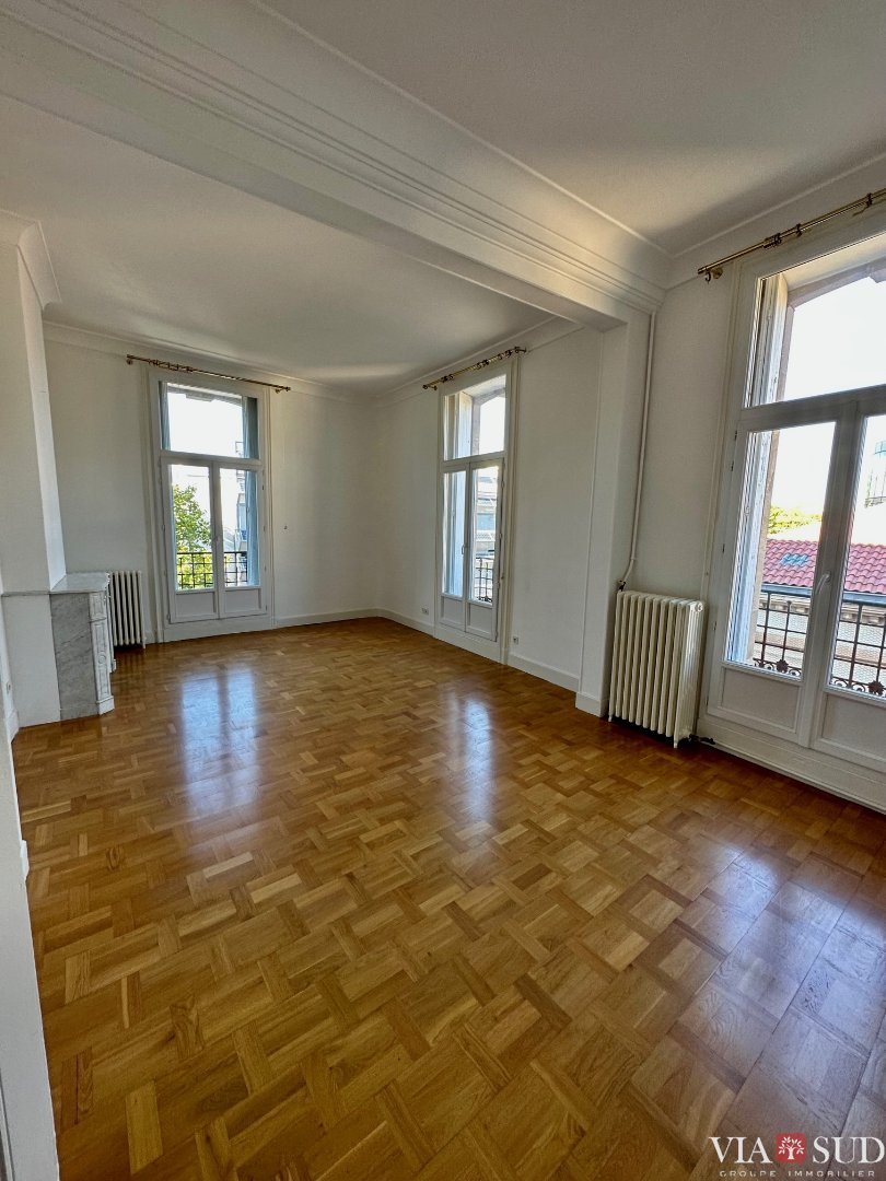 Appartement à louer, 180m², Béziers