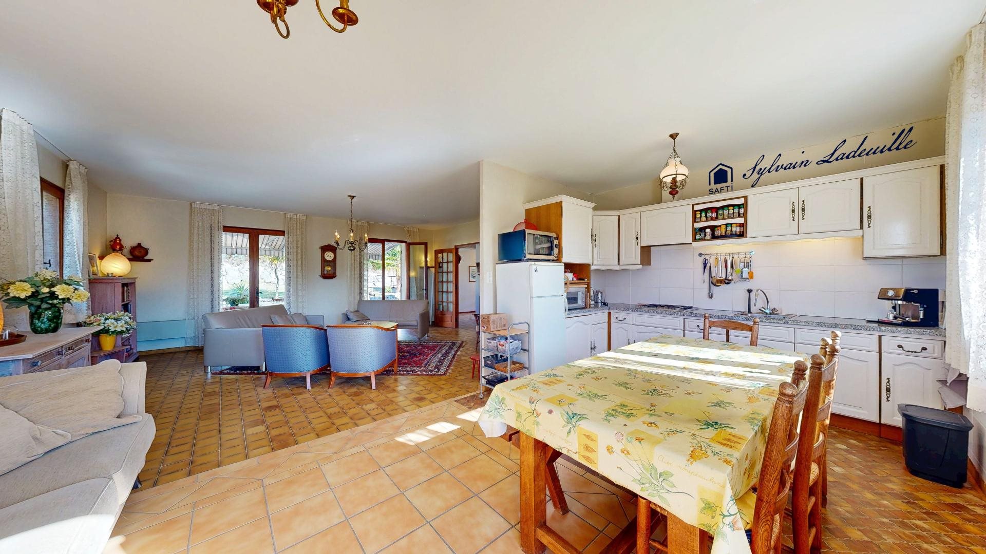 Maison à vendre, 115m², Les Eyzies-de-Tayac-Sireuil
