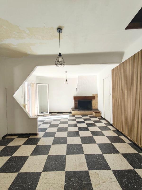 Maison à vendre, 126m², Saint-Mitre-les-Remparts