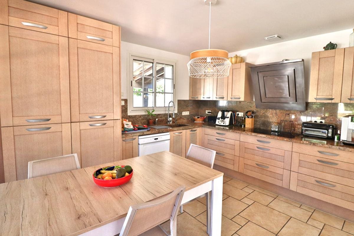 Maison à vendre, 134m², Pia