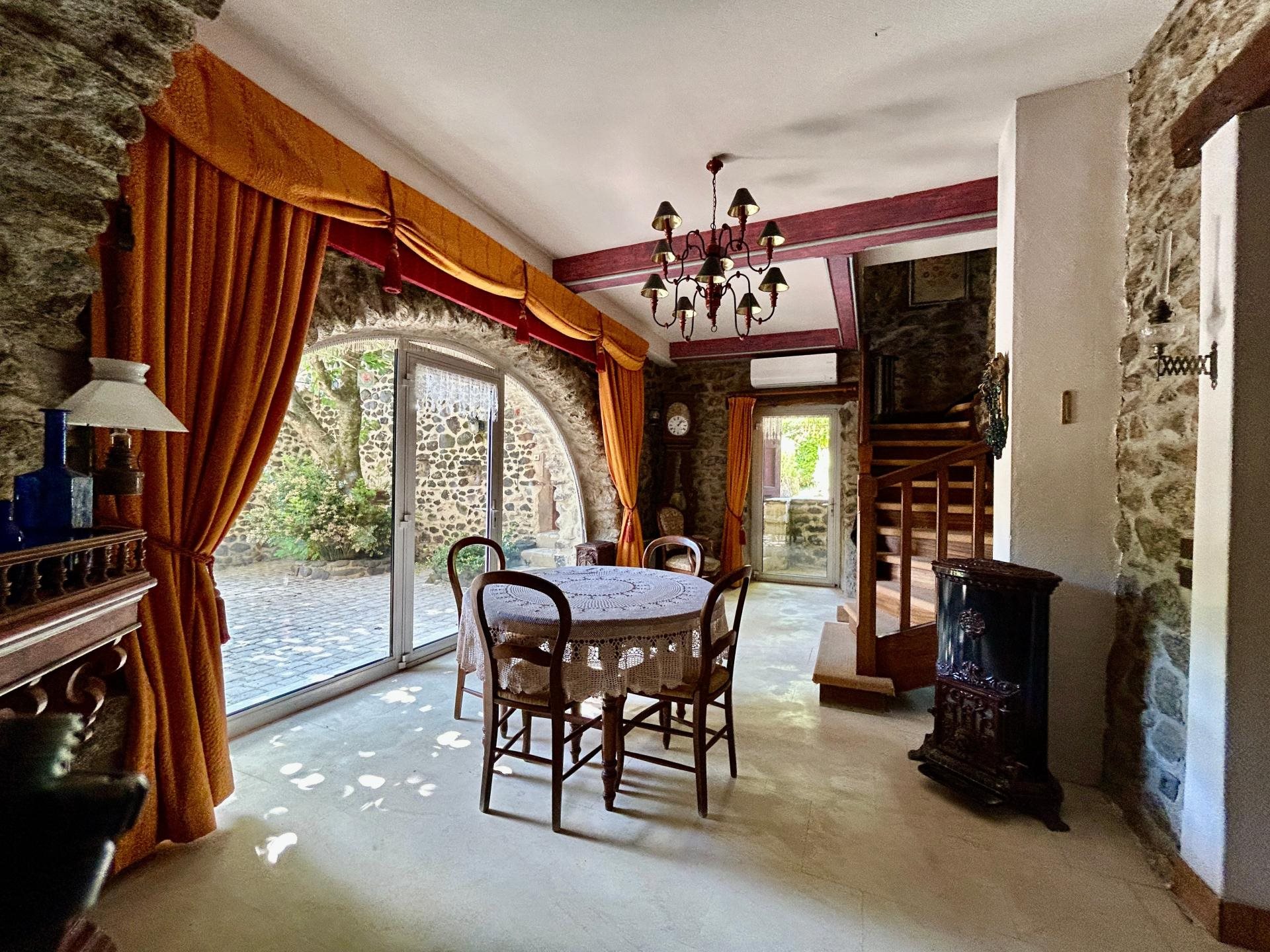 Maison à vendre, 197m², Saint-Martin-sur-Lavezon