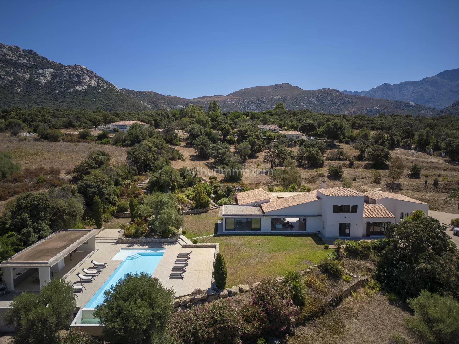 Maison à vendre, 378m², Lumio