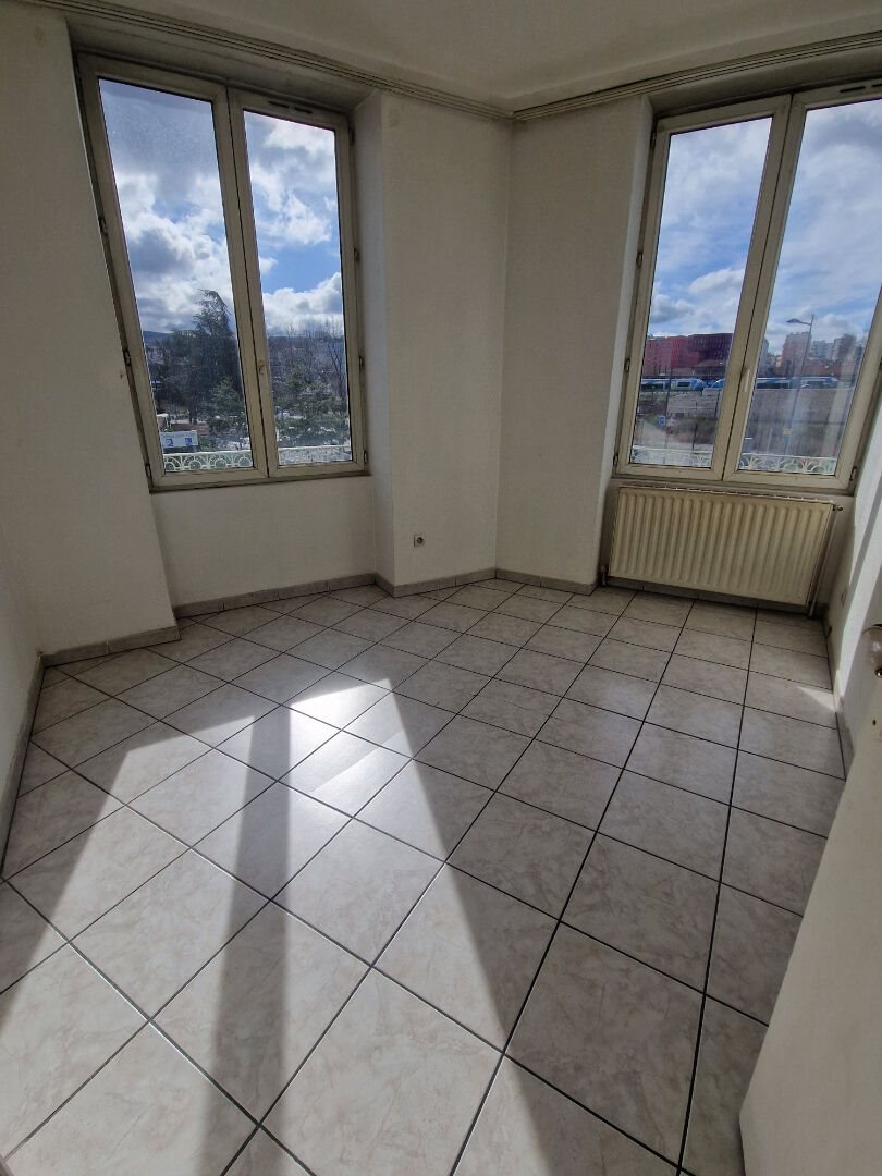 Appartement à louer, 55m², Saint-Étienne