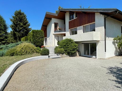 Maison 8 pièces 300 m² · à Sciez · 300 m² · 940 000 €