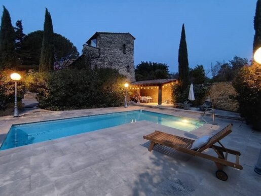 Maison 6 pièces 210 m² · à Aramon · 210 m² · 679 000 €