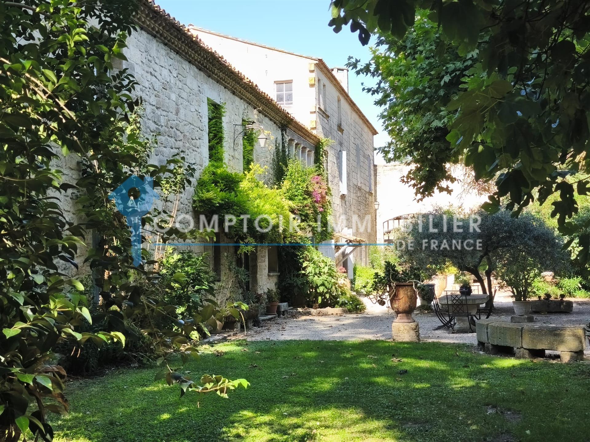 Maison à vendre, 600m², Beaucaire