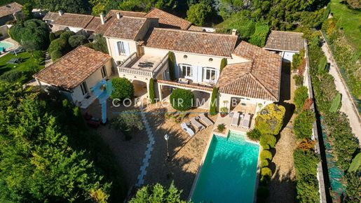 Maison 10 pièces 295 m² · à Saint-Rémy-de-Provence · 295 m² · 1 840 000 €