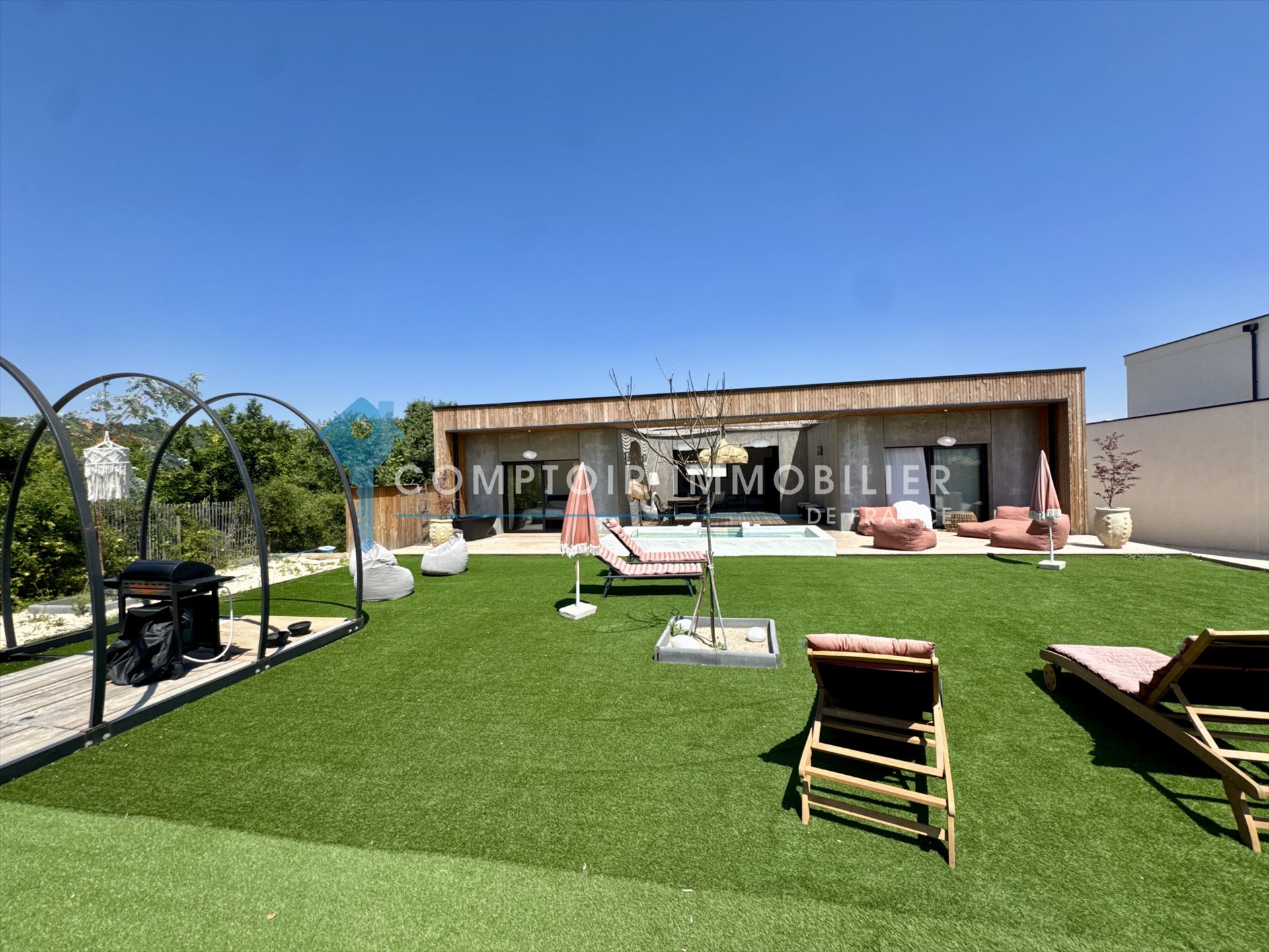 Maison à vendre, 120m², Clarensac