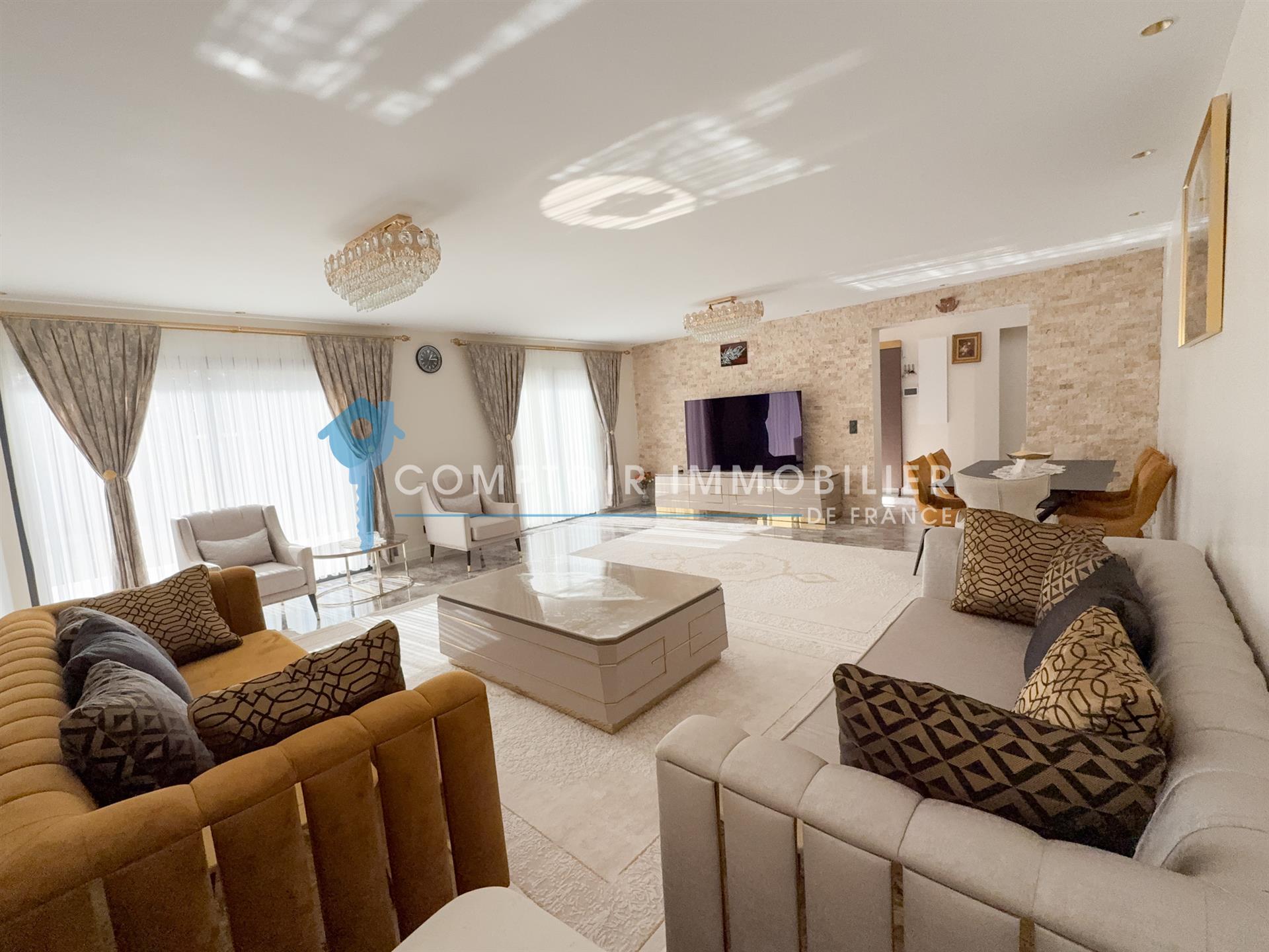 Maison à vendre, 244m², Marignane