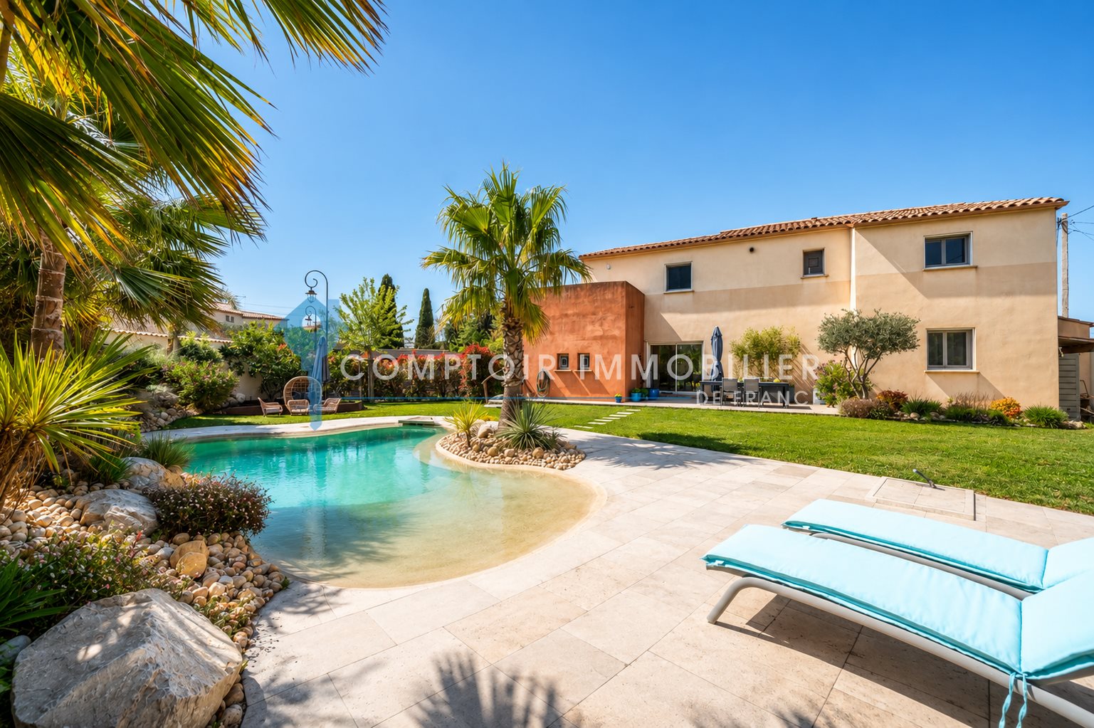 Maison à vendre, 200m², Saint-Mitre-les-Remparts