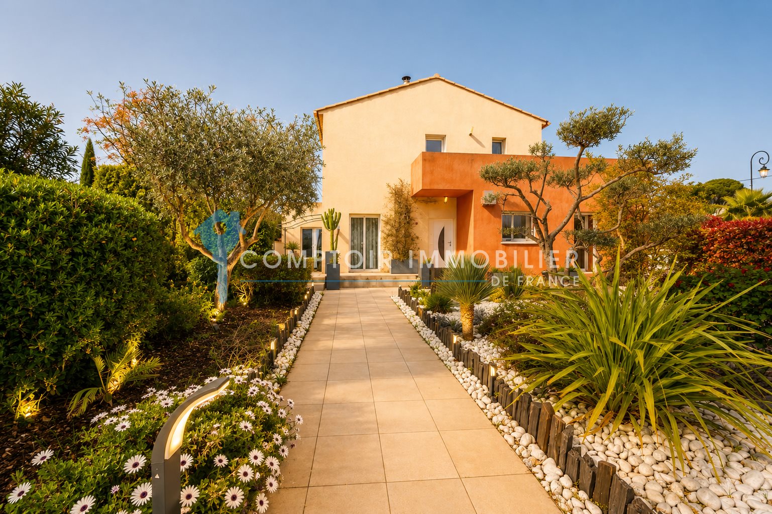 Maison à vendre, 200m², Saint-Mitre-les-Remparts