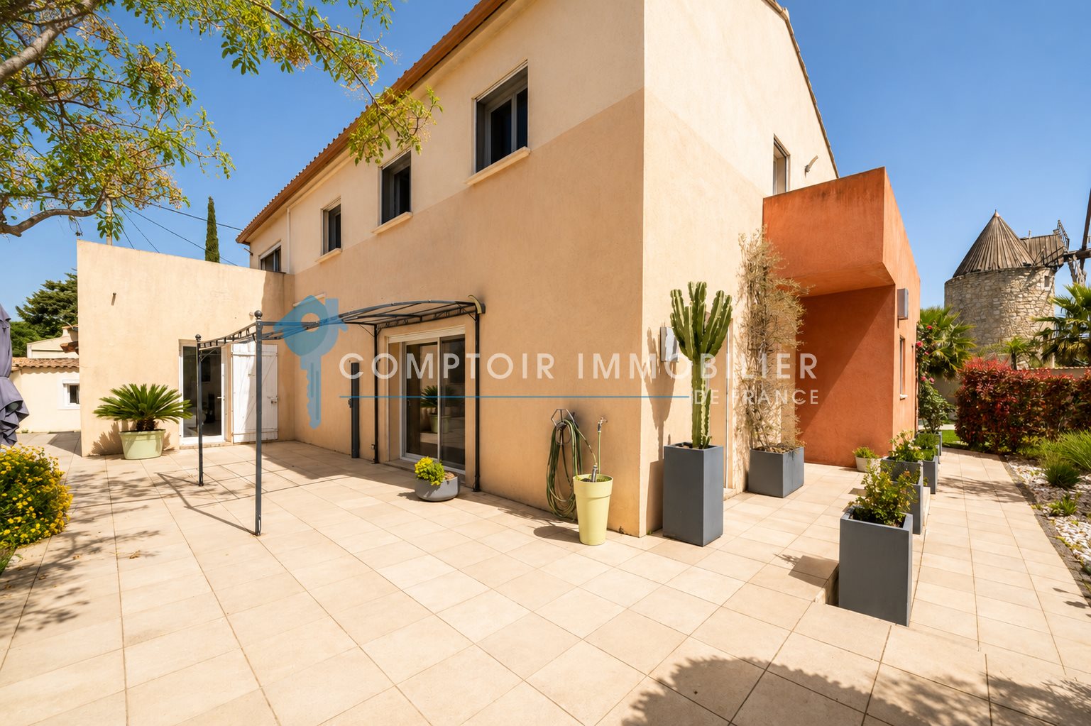 Maison à vendre, 200m², Saint-Mitre-les-Remparts