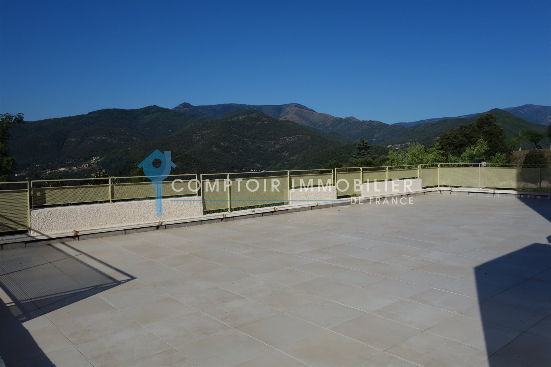 Maison à vendre, 2200m², Nîmes