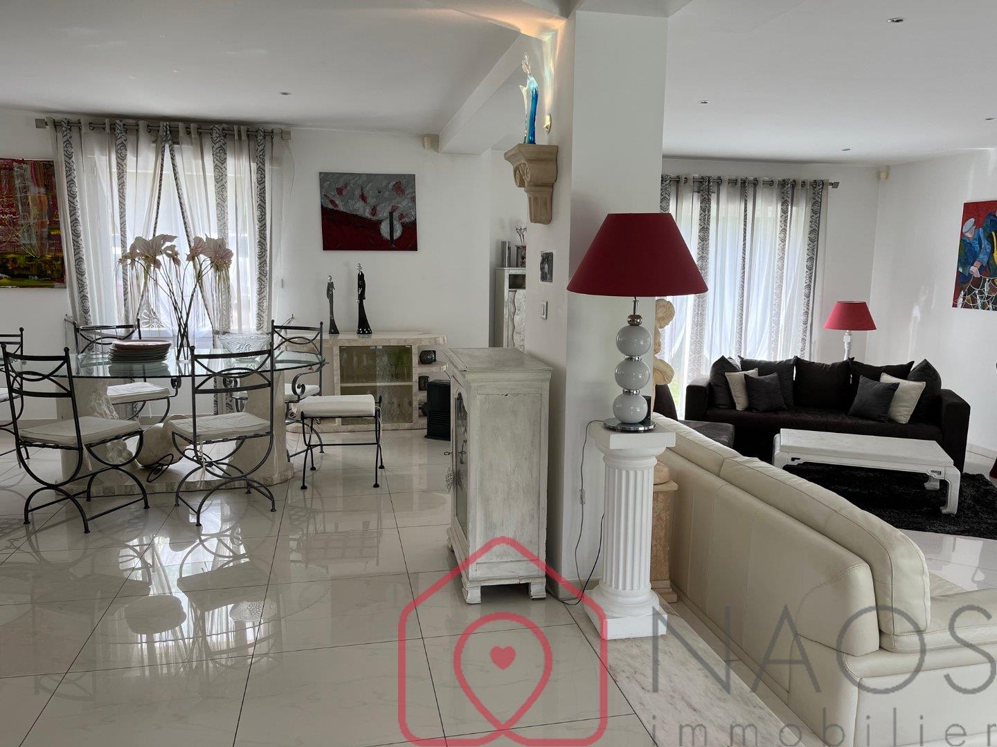 Maison à vendre, 260m², Saint-Pierre-lès-Nemours