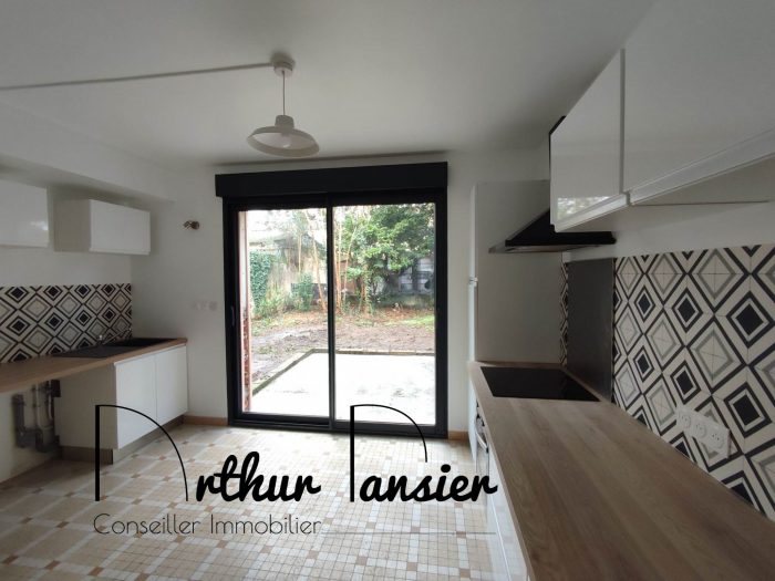 Maison à louer, 113m², Sainte-Foy-la-Grande
