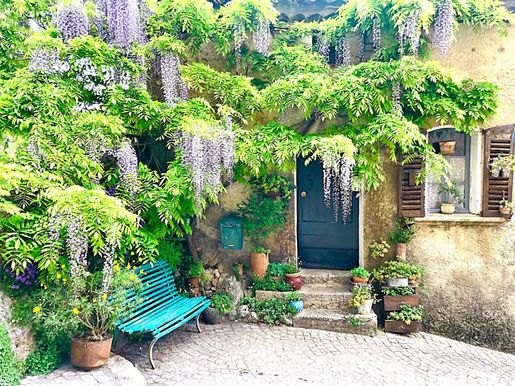 Maison 4 pièces 122 m² · à Tourtour · 122 m² · 460 000 €