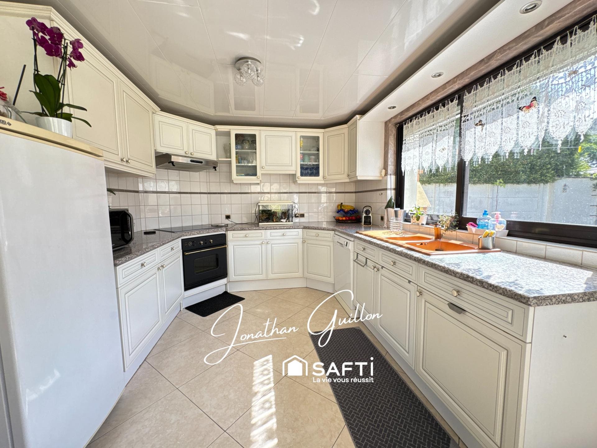 Maison à vendre, 123m², Villeneuve-le-Comte