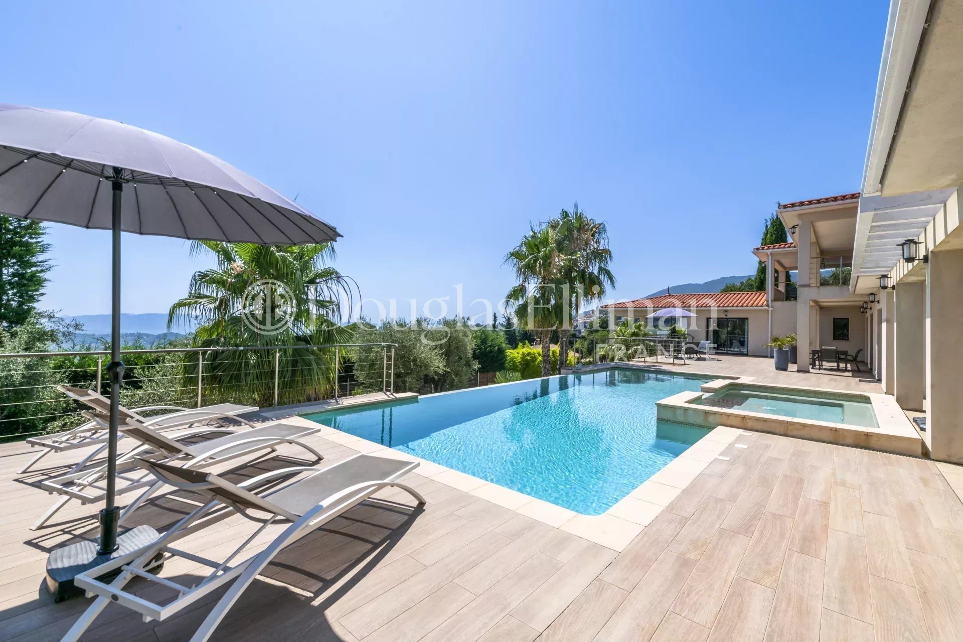 Maison à vendre, 280m², Châteauneuf-Grasse