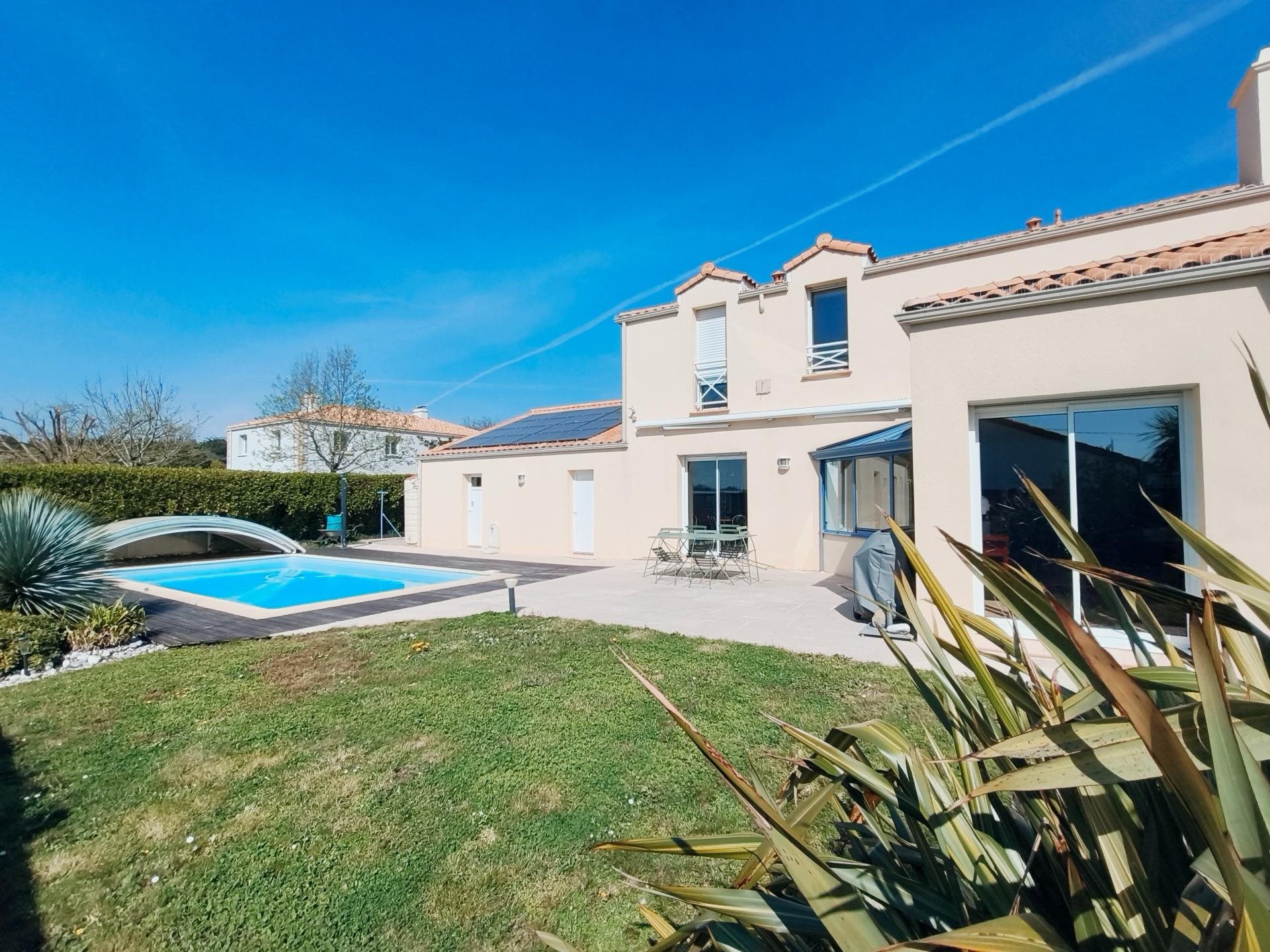 Maison à vendre, 237m², Saint-Léger-les-Vignes