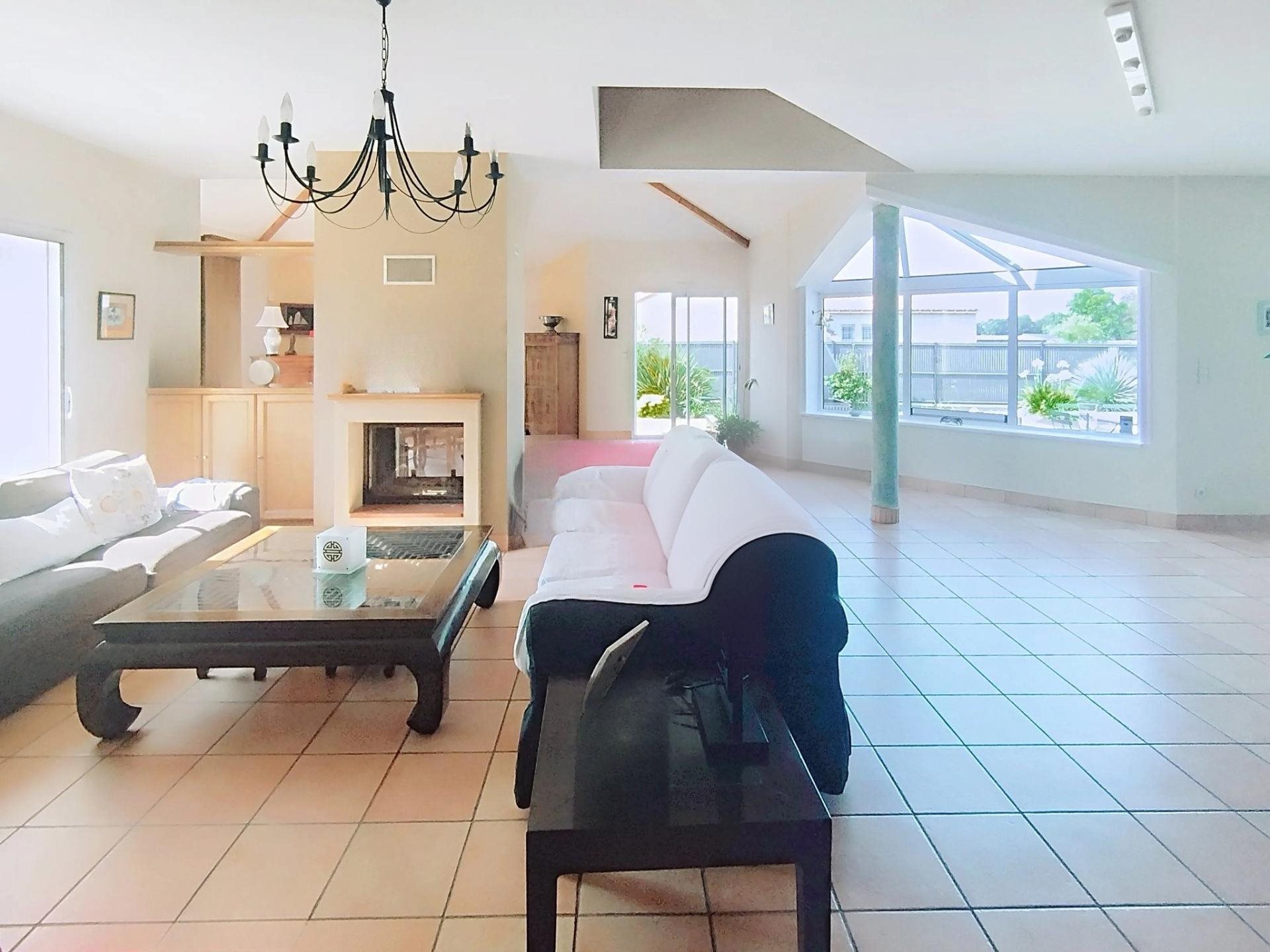 Maison à vendre, 237m², Saint-Léger-les-Vignes