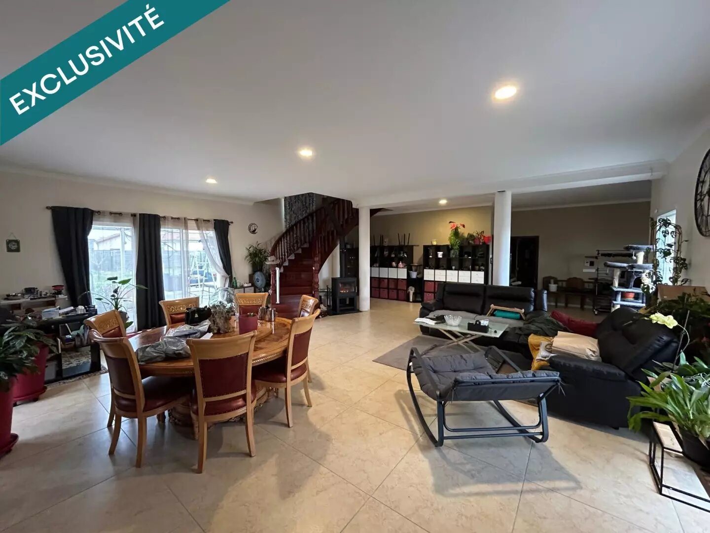 Maison à vendre, 322m², Charmeil
