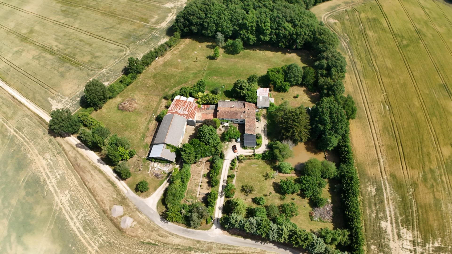 Maison à vendre, 220m², Savigny-Lévescault