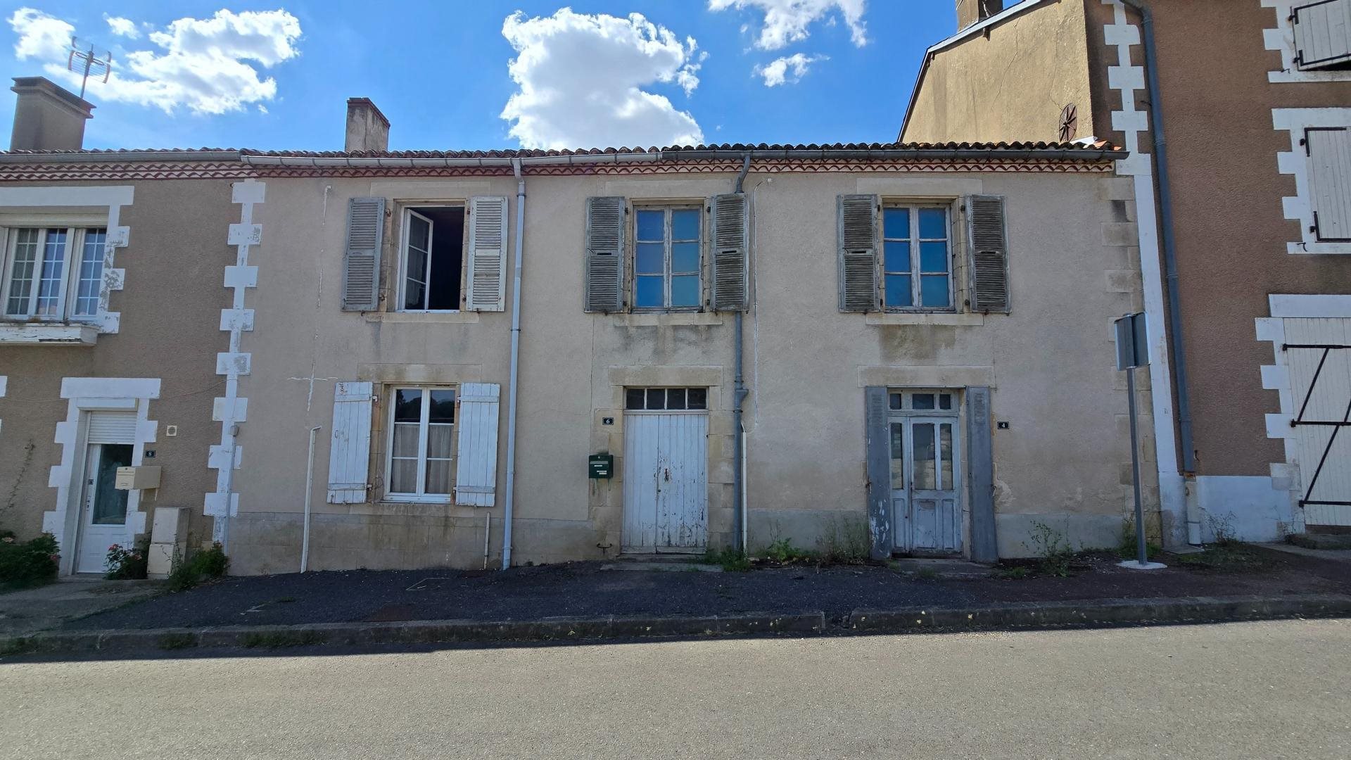 Maison à vendre, 200m², Lathus-Saint-Rémy