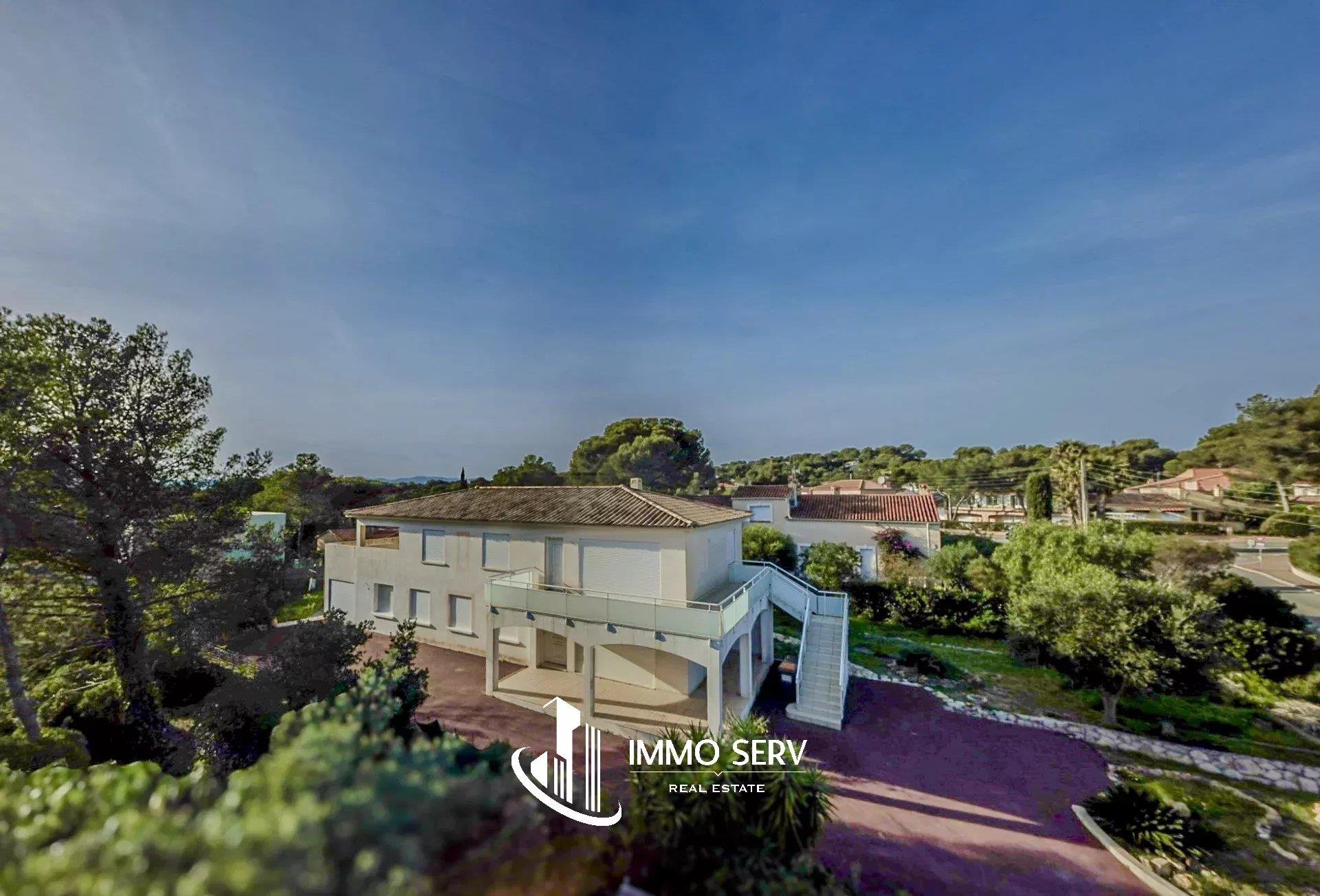 Maison à vendre, 270m², Saint-Raphaël