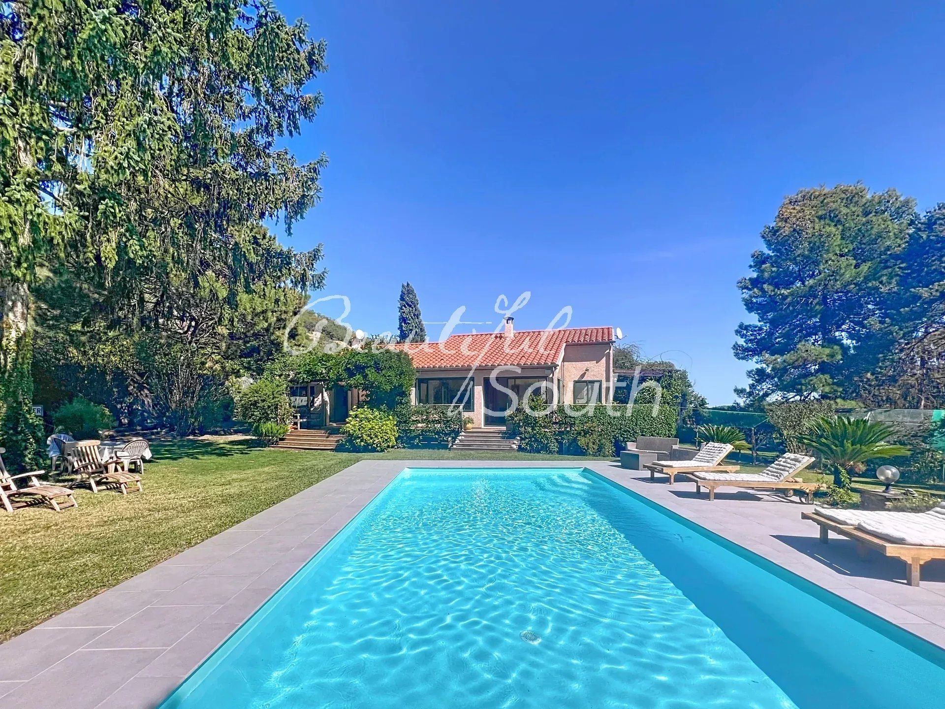 Maison à vendre, 147m², Estoher