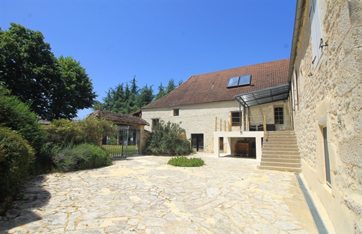 Maison 9 pièces 338 m² · à Gourdon · 338 m² · 477 000 €